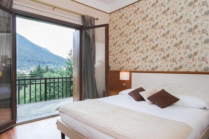 Imagen de la habitación del Hotel Il Cervo. Foto 4