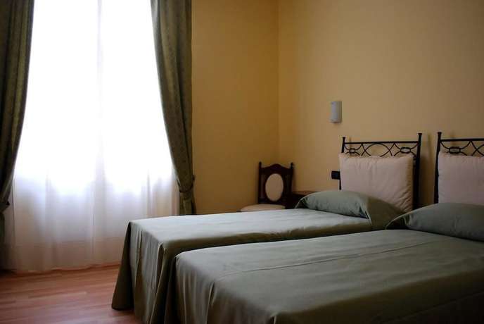 Imagen de la habitación del Hotel Il Convento, Trino. Foto 8