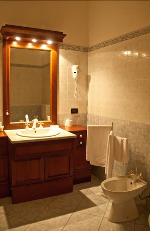 Imagen de la habitación del Hotel Il Convento, Trino. Foto 9