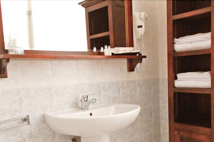 Imagen de la habitación del Hotel Il Convento, Trino. Foto 15