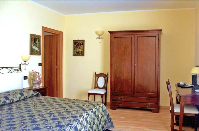 Imagen de la habitación del Hotel Il Convento, Trino. Foto 18
