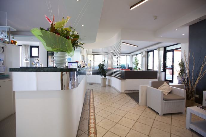 Imagen de los interiores del Hotel Il Delfino. Foto 20