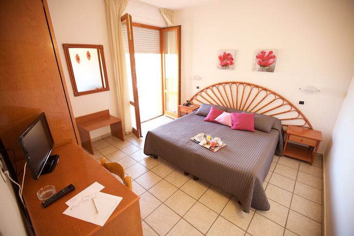 Imagen de la habitación del Hotel Il Delfino. Foto 10