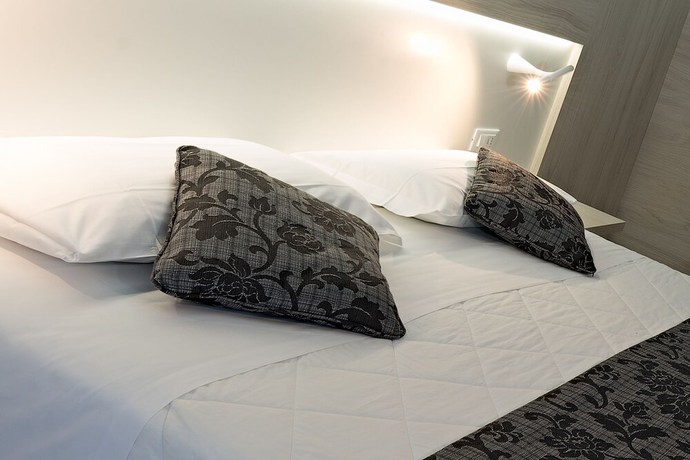 Imagen de la habitación del Hotel Il Delfino. Foto 15