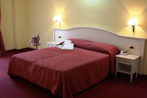 Imagen de la habitación del Hotel Il Duca Del Sannio. Foto 3