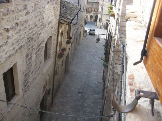 Imagen de los exteriores del Hotel Il Duomo, Asis. Foto 19