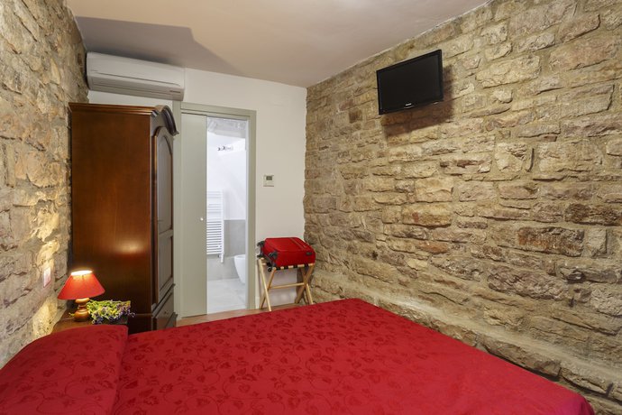 Imagen de la habitación del Hotel Il Duomo. Foto 11