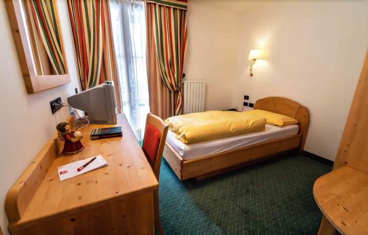 Imagen de la habitación del Hotel Il Falchetto, Sarnonico. Foto 2