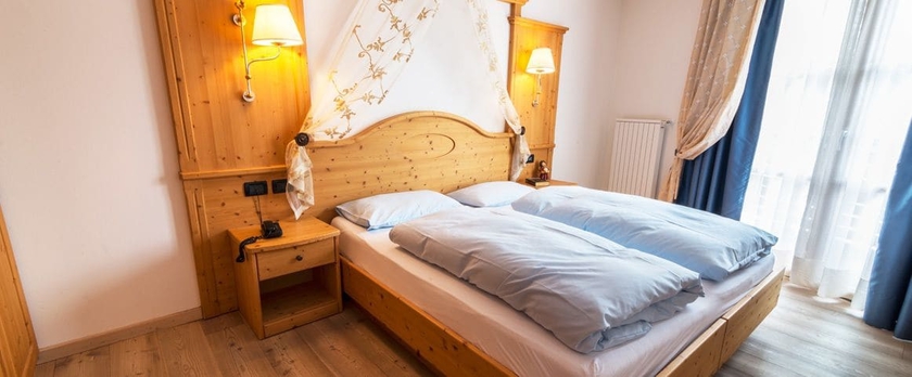 Imagen de la habitación del Hotel Il Falchetto, Sarnonico. Foto 6