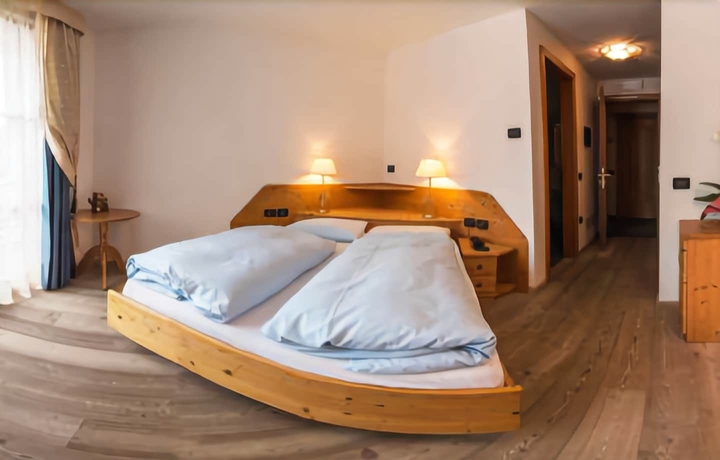Imagen de la habitación del Hotel Il Falchetto, Sarnonico. Foto 8