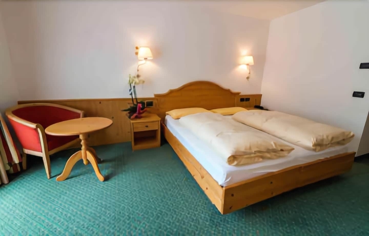 Imagen de la habitación del Hotel Il Falchetto, Sarnonico. Foto 9