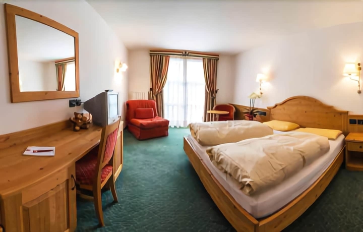 Imagen de la habitación del Hotel Il Falchetto, Sarnonico. Foto 11