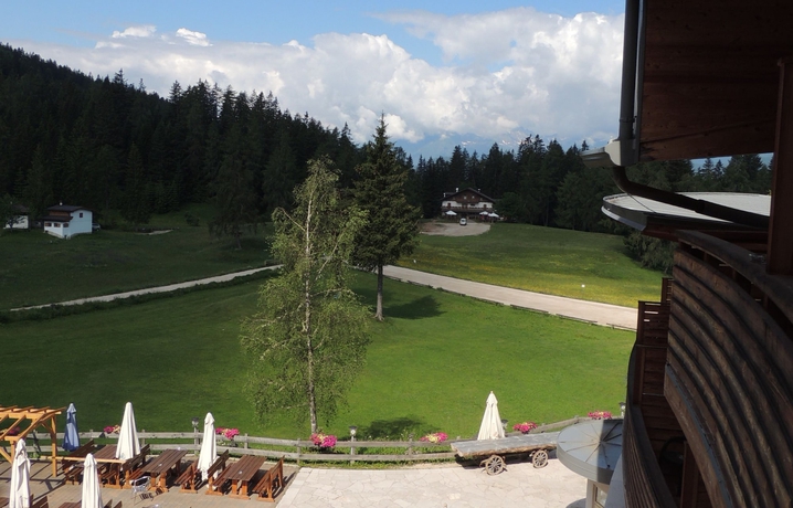 Imagen de los exteriores del Hotel Il Falchetto, Sarnonico. Foto 17