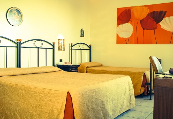 Imagen de la habitación del Hotel Il Faro Della Guitgia. Foto 4