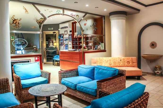 Imagen de los interiores del Hotel Il Faro Della Guitgia. Foto 17