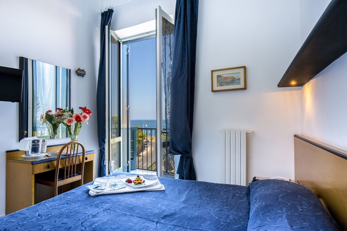 Imagen de la habitación del Hotel Il Faro. Foto 4