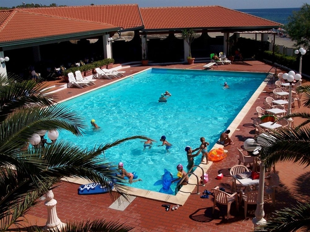 Imagen de la piscina del Hotel Il Gabbiano, Ciro Marina. Foto 15