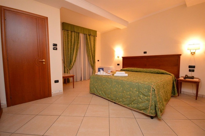 Imagen de la habitación del Hotel Il Gabbiano, Ciro Marina. Foto 7