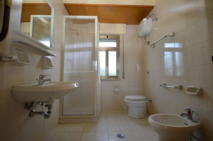 Imagen de la habitación del Hotel Il Gabbiano, Ciro Marina. Foto 9