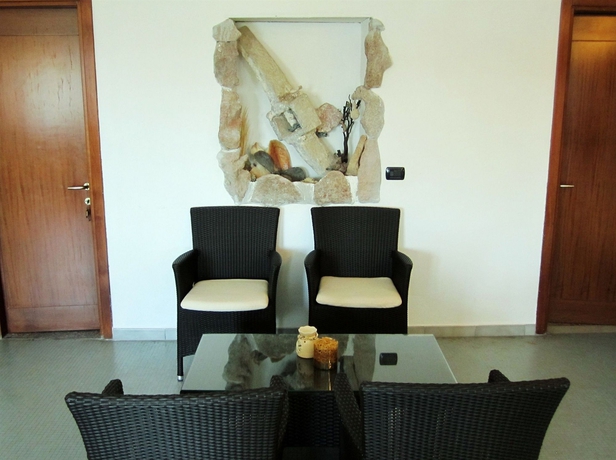 Imagen de los interiores del Hotel Il Gabbiano, La Maddalena. Foto 12