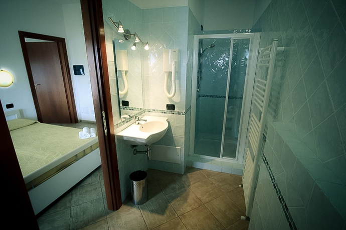 Imagen de la habitación del Hotel Il Gabbiano, La Maddalena. Foto 9