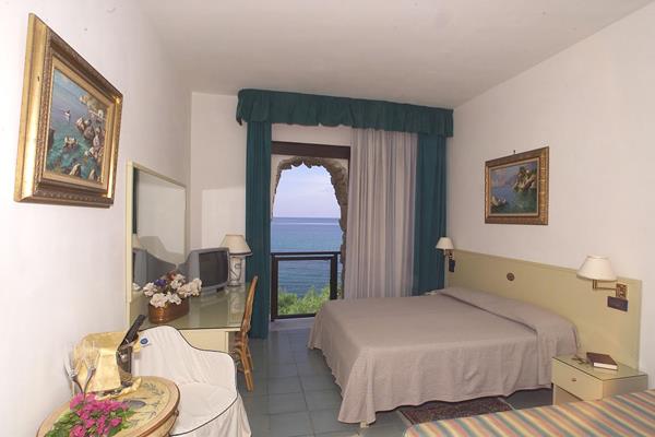 Imagen general del Hotel Il Gabbiano, Palinuro. Foto 4