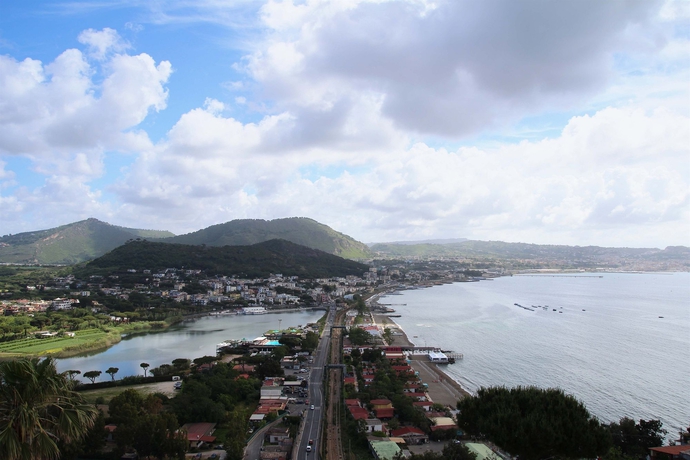 Imagen de los exteriores del Hotel Il Gabbiano, Pozzuoli. Foto 14