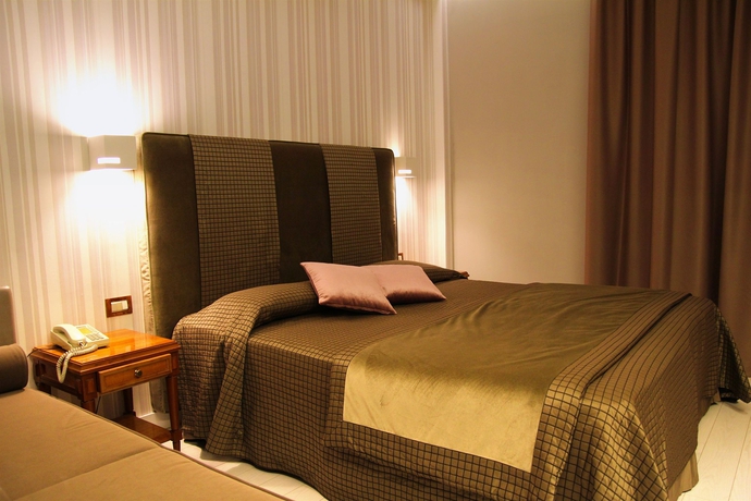 Imagen de la habitación del Hotel Il Gabbiano, Pozzuoli. Foto 8