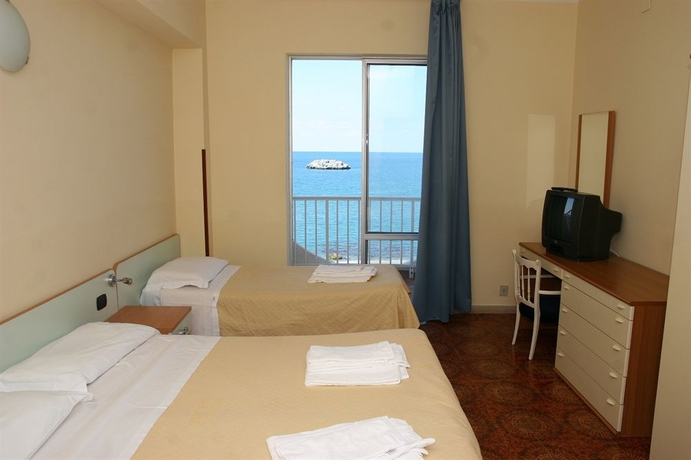 Imagen de la habitación del Hotel Il Gattopardo, Brolo. Foto 3
