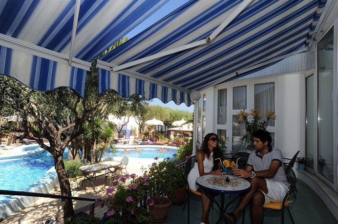 Imagen de los exteriores del Hotel Il Gattopardo Terme and Beauty Farm. Foto 12