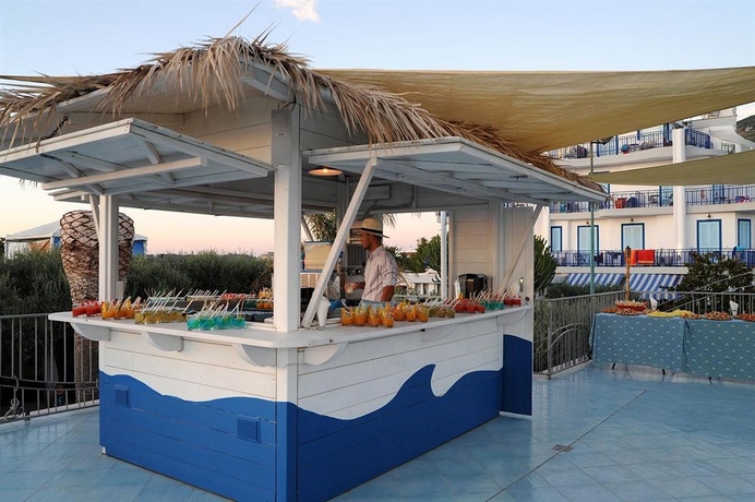 Imagen de la piscina del Hotel Il Gattopardo Terme and Beauty Farm. Foto 16