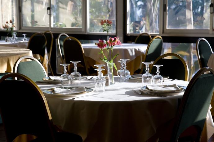 Imagen del bar/restaurante del Hotel Il Gelso Bianco, Sicilia. Foto 4