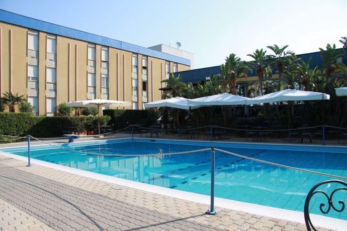 Imagen de la piscina del Hotel Il Gelso Bianco, Sicilia. Foto 18