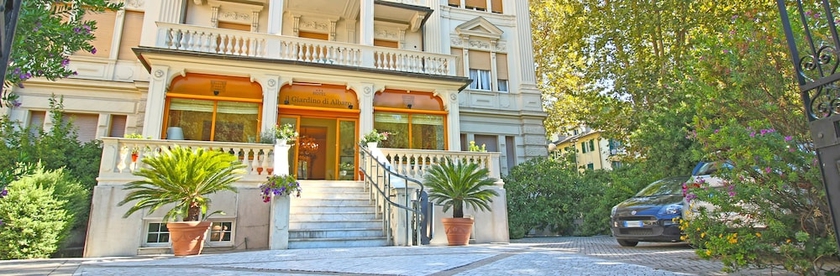 Imagen de los exteriores del Hotel Il Giardino Di Albaro. Foto 18