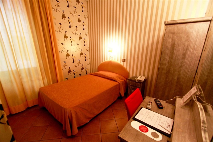 Imagen de la habitación del Hotel Il Guercino. Foto 7