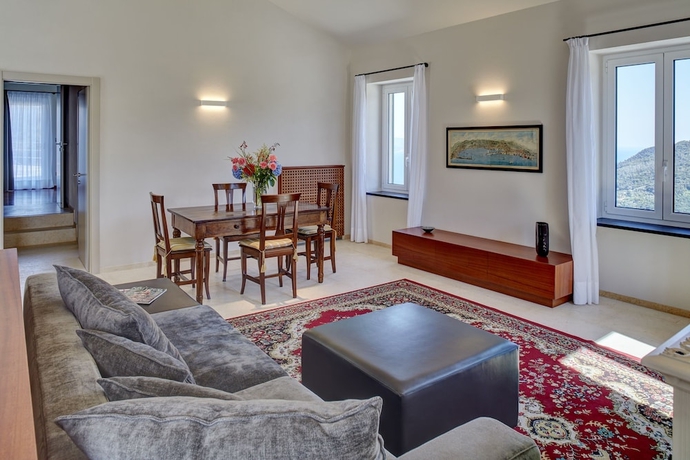 Imagen de la habitación del Hotel Il Leccio Luxury Resort. Foto 15