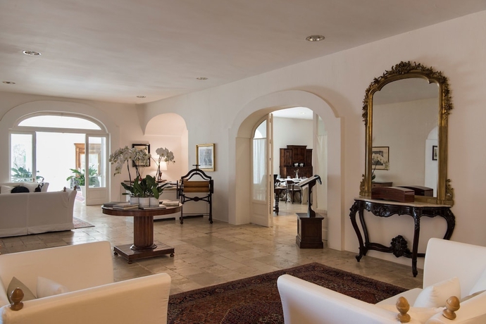 Imagen de los interiores del Hotel Il Melograno, Monopoli. Foto 19