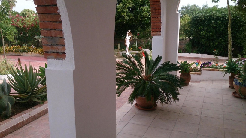 Imagen de los exteriores del Hotel Il Mirto E La Rosa es. Foto 16