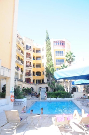 Imagen de la piscina del Hotel Il Palazzin. Foto 9