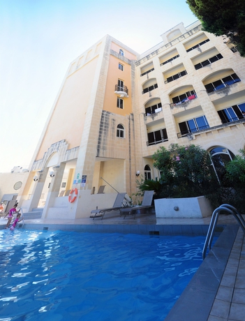 Imagen de la piscina del Hotel Il Palazzin. Foto 10