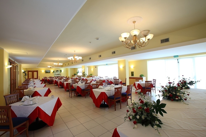 Imagen del bar/restaurante del Hotel Il Partenone Resort. Foto 4