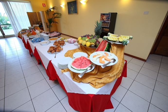 Imagen del bar/restaurante del Hotel Il Partenone Resort. Foto 7