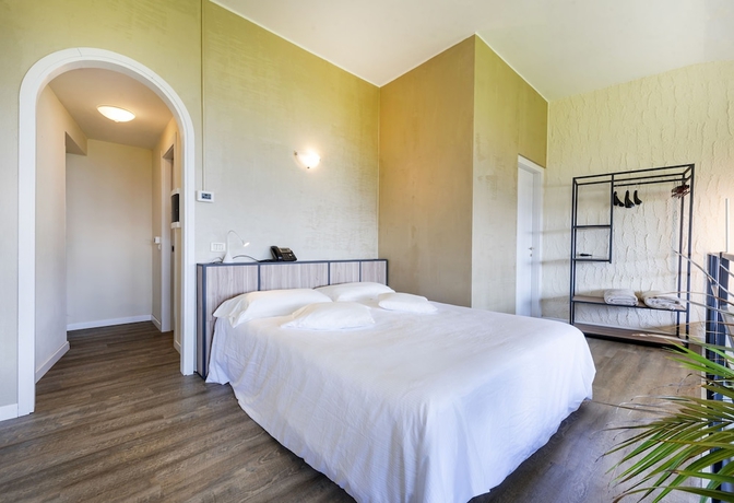 Imagen de la habitación del Hotel Il Perlo Panorama. Foto 17