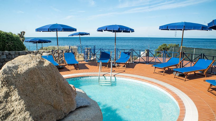 Imagen de la piscina del Hotel Il Perseo. Foto 18