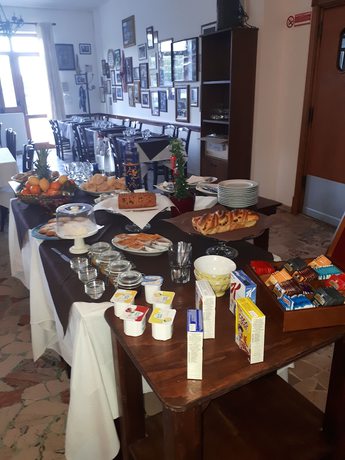 Imagen del bar/restaurante del Hotel Il Pirata. Foto 2