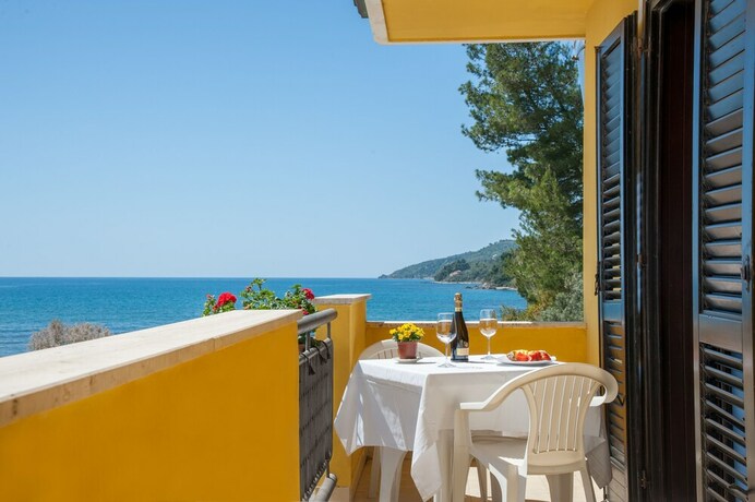 Imagen de la habitación del Hotel Il Porto. Foto 14