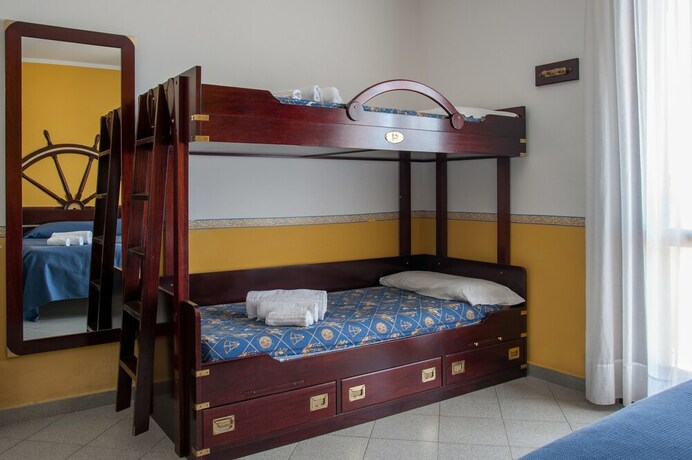 Imagen de la habitación del Hotel Il Porto. Foto 15