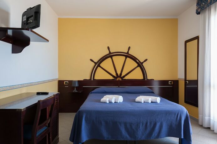 Imagen de la habitación del Hotel Il Porto. Foto 16