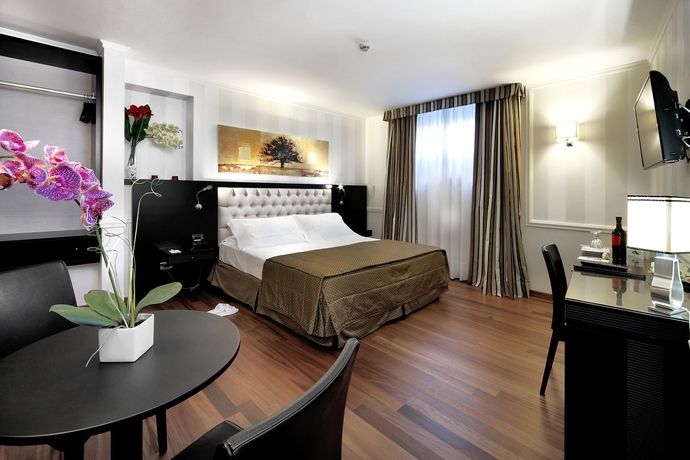 Imagen de la habitación del Hotel Il Principe, Catania. Foto 5