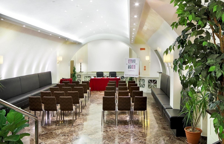 Imagen de los interiores del Hotel Il Principe, Catania. Foto 9